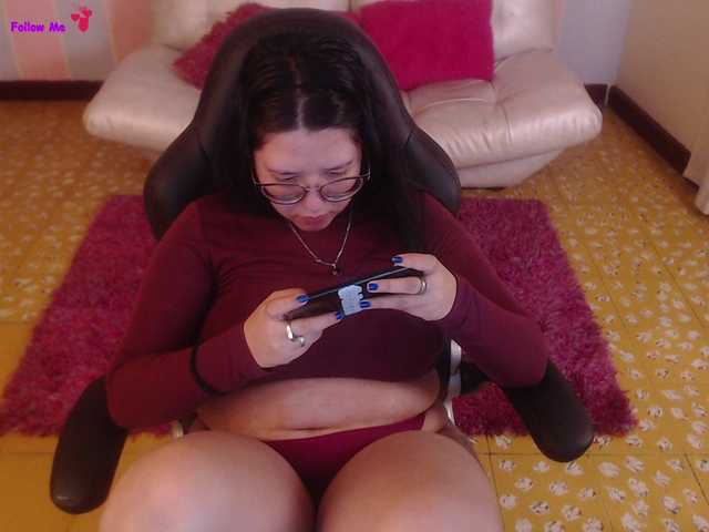 Live sex webcam photo for chloe-rosse #273229607