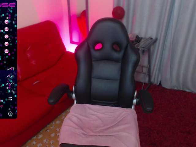 Live sex webcam photo for chloe-rosse #273391756