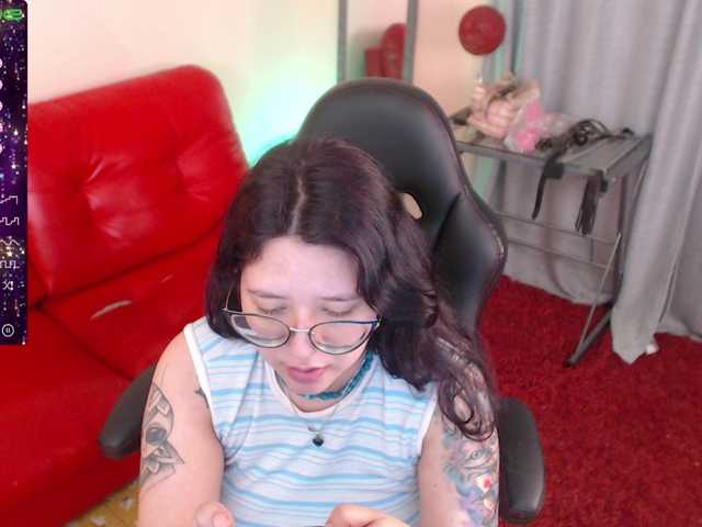 Live sex webcam photo for chloe-rosse #273470492