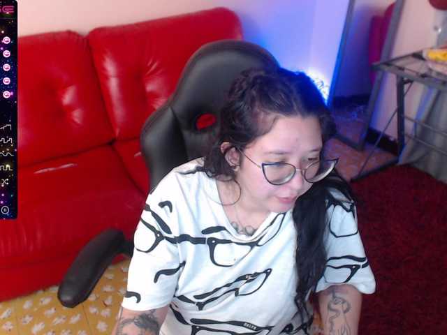 Live sex webcam photo for chloe-rosse #273548624