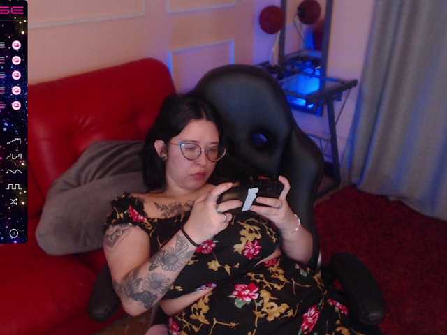 Live sex webcam photo for chloe-rosse #274123735