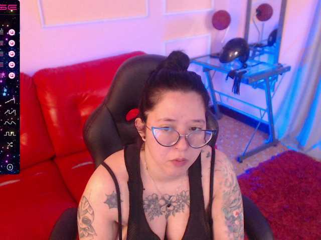 Live sex webcam photo for chloe-rosse #274236680