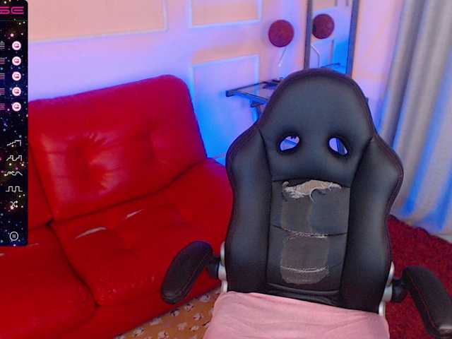 Live sex webcam photo for chloe-rosse #274317335