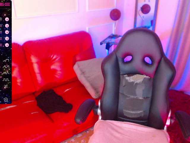 Live sex webcam photo for chloe-rosse #274350985