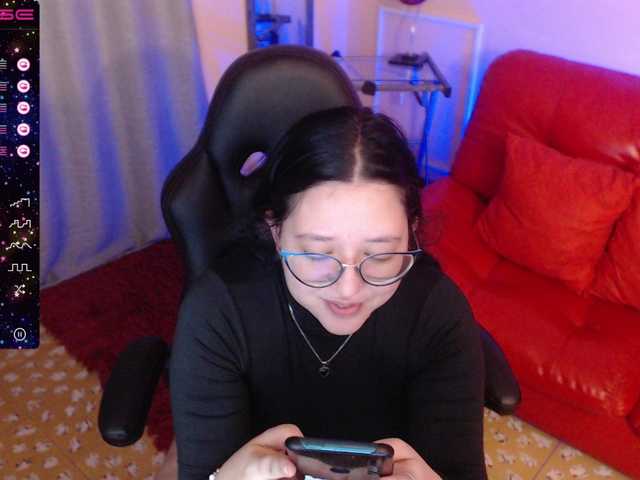 Live sex webcam photo for chloe-rosse #274491316