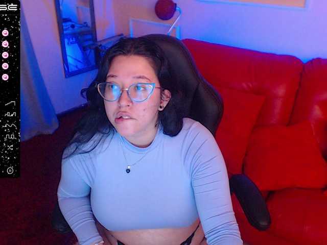 Live sex webcam photo for chloe-rosse #274591205