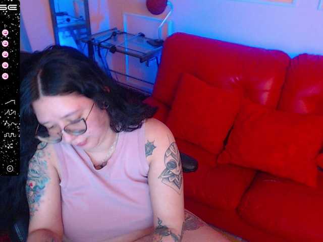 Live sex webcam photo for chloe-rosse #274601389