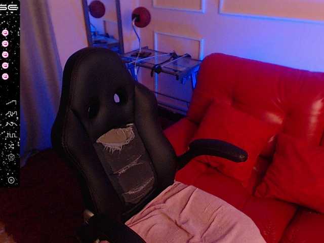 Live sex webcam photo for chloe-rosse #274623341