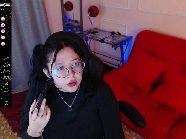 Live sex webcam photo for chloe-rosse #275022610