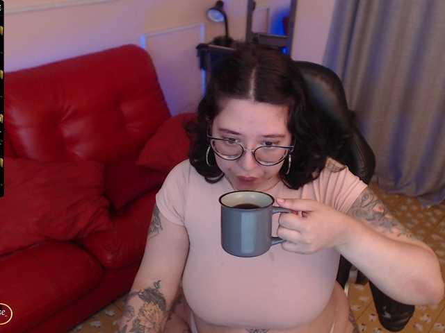 Live sex webcam photo for chloe-rosse #275426219