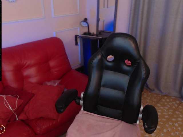 Live sex webcam photo for chloe-rosse #275452727