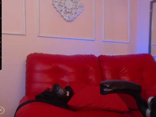 Live sex webcam photo for chloe-rosse #275686749