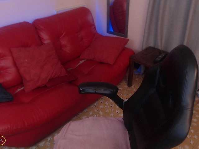 Live sex webcam photo for chloe-rosse #275833908