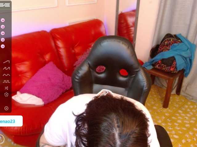 Live sex webcam photo for chloe-rosse #276046721