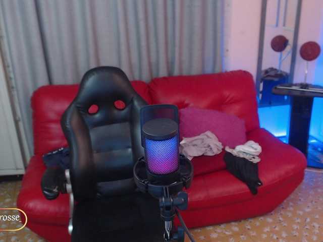 Live sex webcam photo for chloe-rosse #276413566