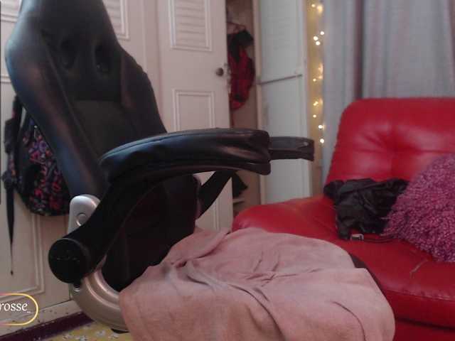 Live sex webcam photo for chloe-rosse #276525606