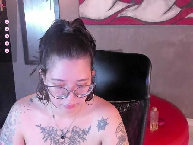 Live sex webcam photo for chloe-rosse #276720801