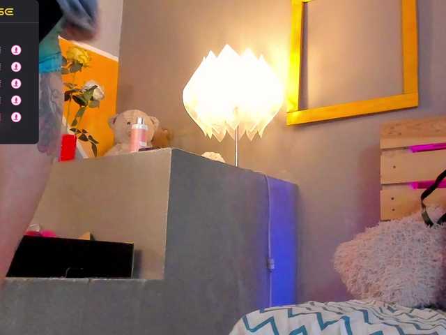 Live sex webcam photo for chloe-rosse #276776293