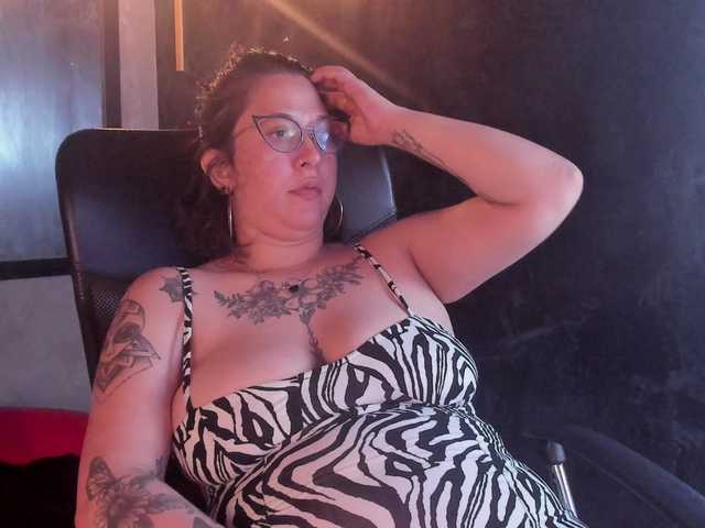 Live sex webcam photo for chloe-rosse #276805406