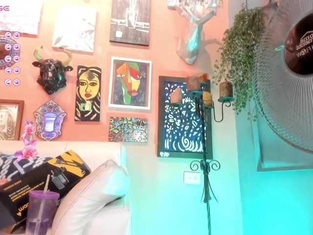 Live sex webcam photo for chloe-rosse #278054193