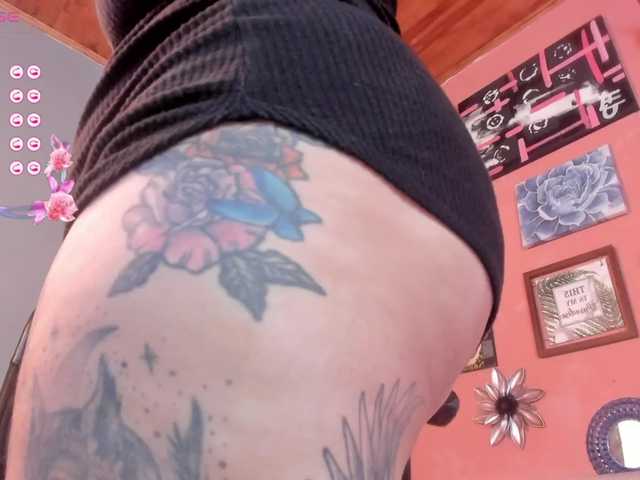 Live sex webcam photo for chloe-rosse #278074943