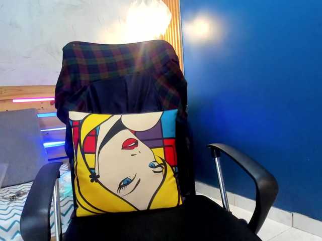 Live sex webcam photo for chloe-rosse #278219993