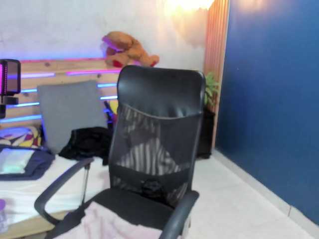 Live sex webcam photo for chloe-rosse #278298233