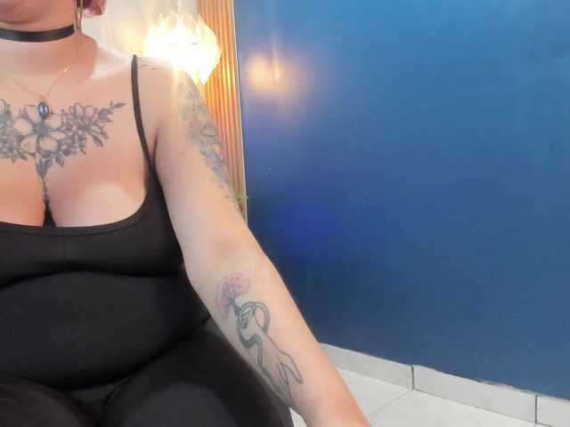 Live sex webcam photo for chloe-rosse #281406536