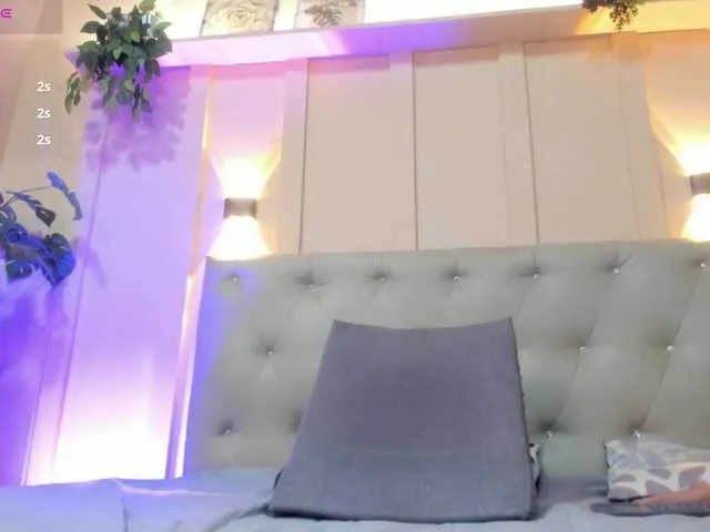 Live sex webcam photo for chloe-rosse #290989562