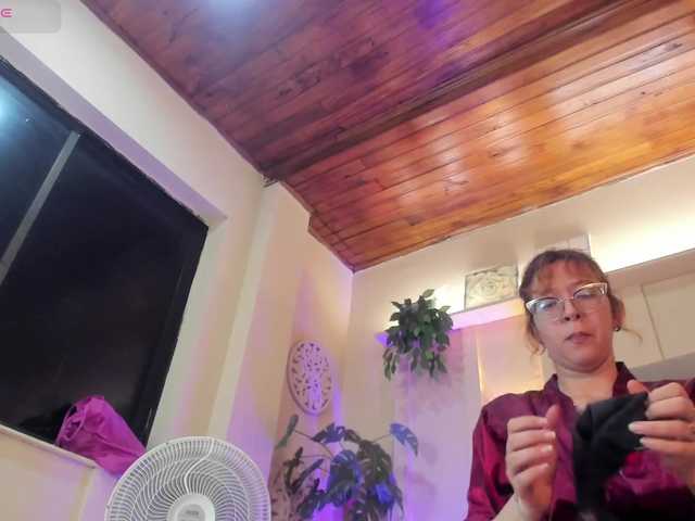 Live sex webcam photo for chloe-rosse #291749459