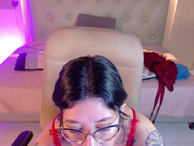 Live sex webcam photo for chloe-rosse #291850164