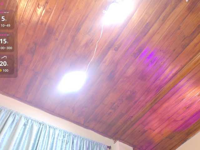 Live sex webcam photo for chloe-rosse #291910548