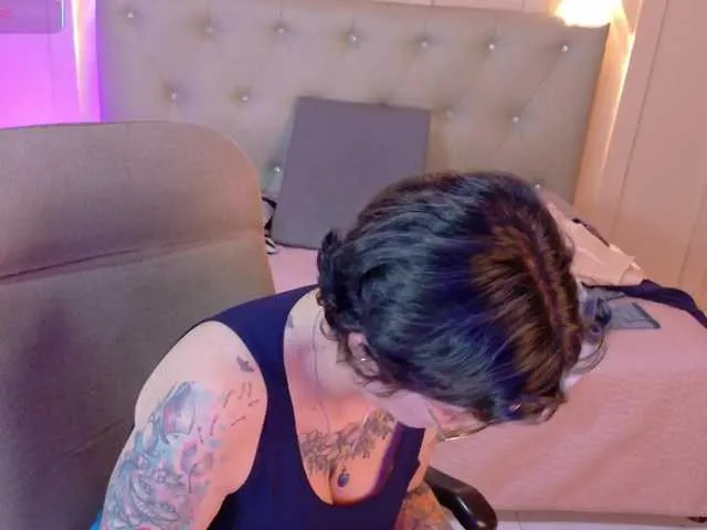 Live sex webcam photo for chloe-rosse #292160154