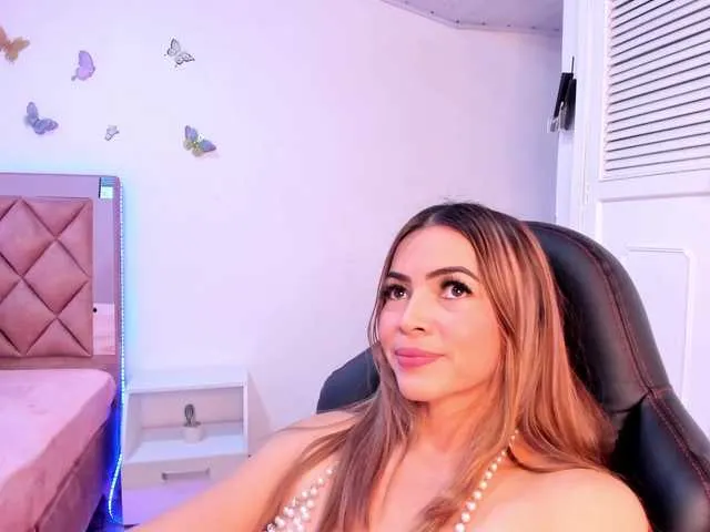 Live sex webcam photo for chloeeanderson01 #277583469