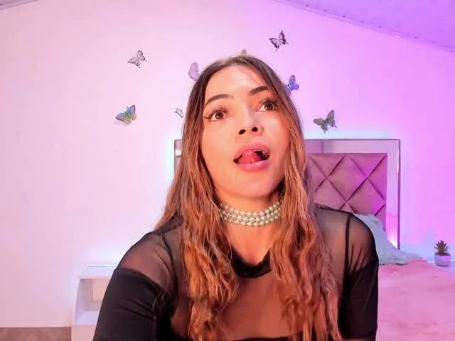 Live sex webcam photo for chloeeanderson01 #277679701