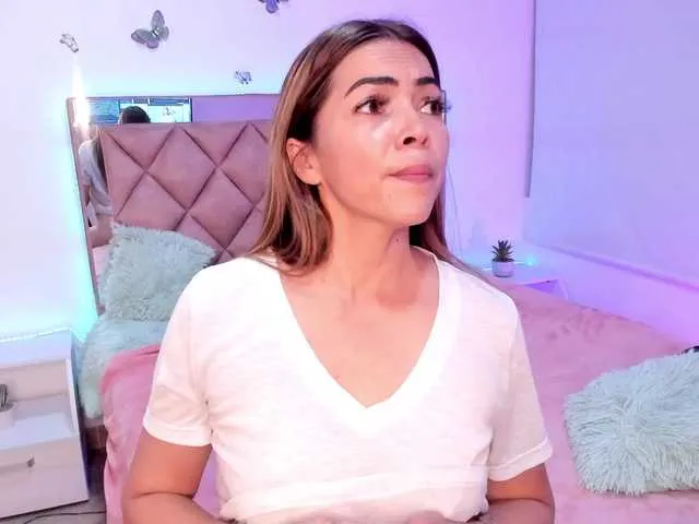 Live sex webcam photo for chloeeanderson01 #277686073