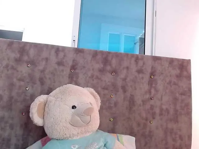 Live sex webcam photo for chloeevaans #274283982