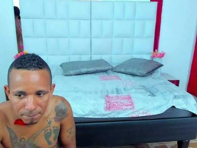 Live sex webcam photo for choco-couple #272388870