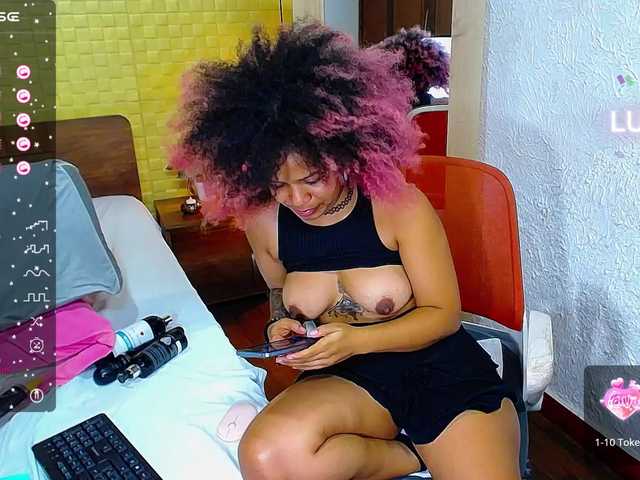 Live sex webcam photo for choco-milf #277215199