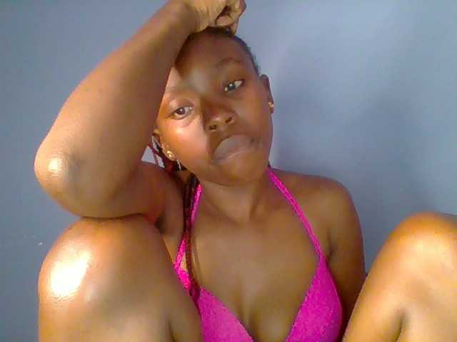 Live sex webcam photo for chocolate-brownie #292276778