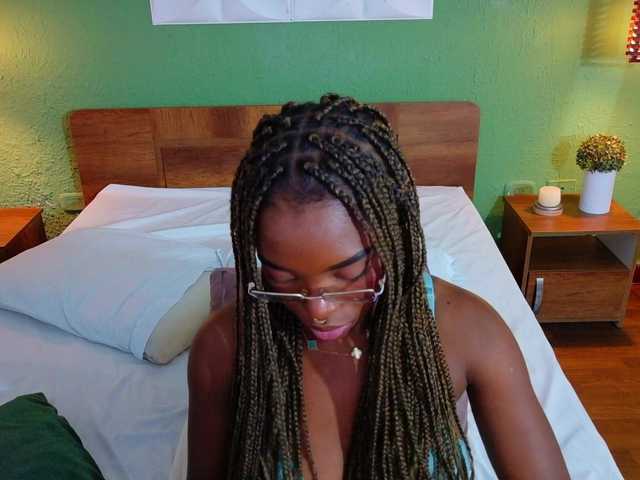 Live sex webcam photo for chocolatte-dreams #291695222