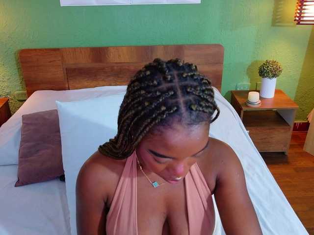 Live sex webcam photo for chocolatte-dreams #291746099