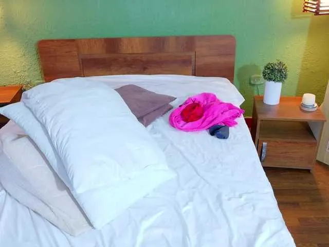 Live sex webcam photo for chocolatte-dreams #292089679