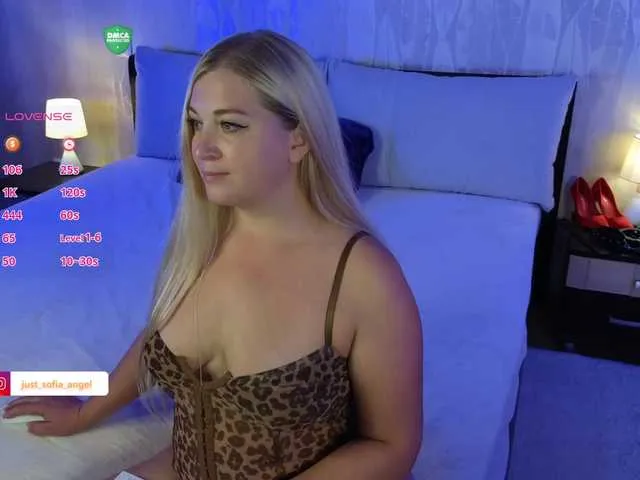 Live sex webcam photo for choose-me111 #291782820