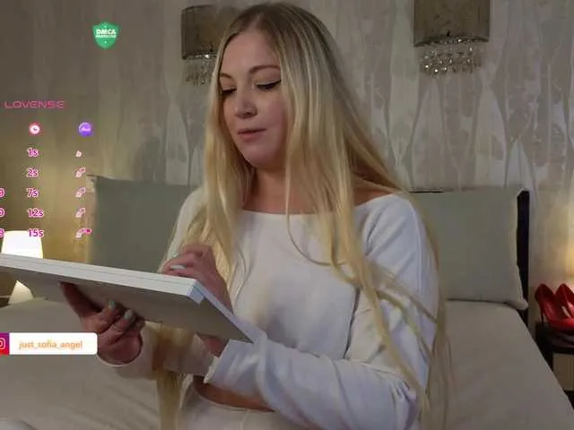 Live sex webcam photo for choose-me111 #292367812