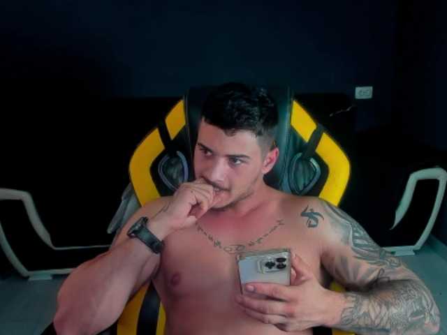 Live sex webcam photo for chrismaster12 #277508665