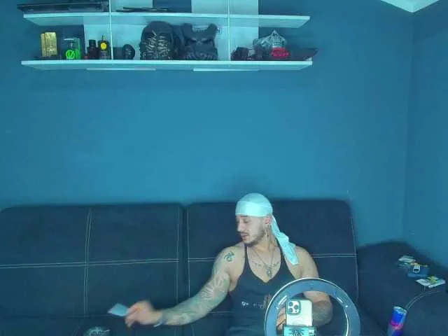 Live sex webcam photo for chrismaster12 #290555043