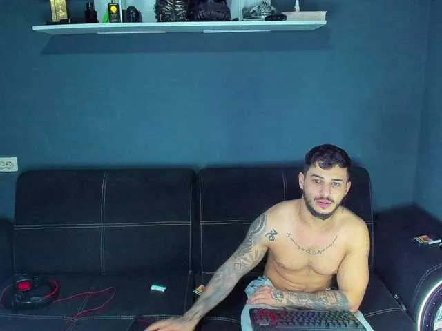 Live sex webcam photo for chrismaster12 #290597715