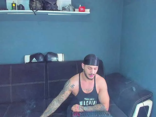 Live sex webcam photo for chrismaster12 #290613622