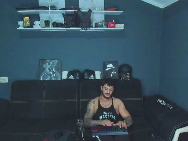 Live sex webcam photo for chrismaster12 #290648560